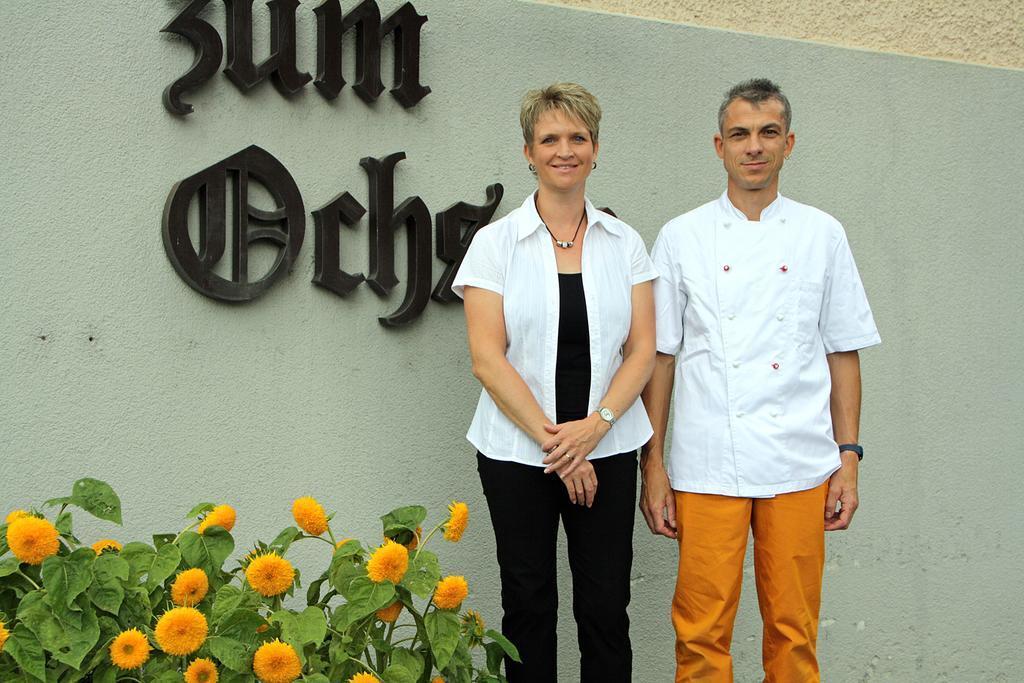 Gasthaus Zum Ochsen Neuhaus エクステリア 写真