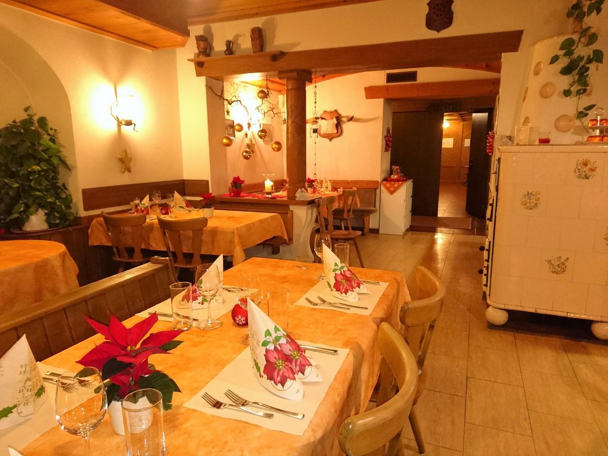 Gasthaus Zum Ochsen Neuhaus エクステリア 写真