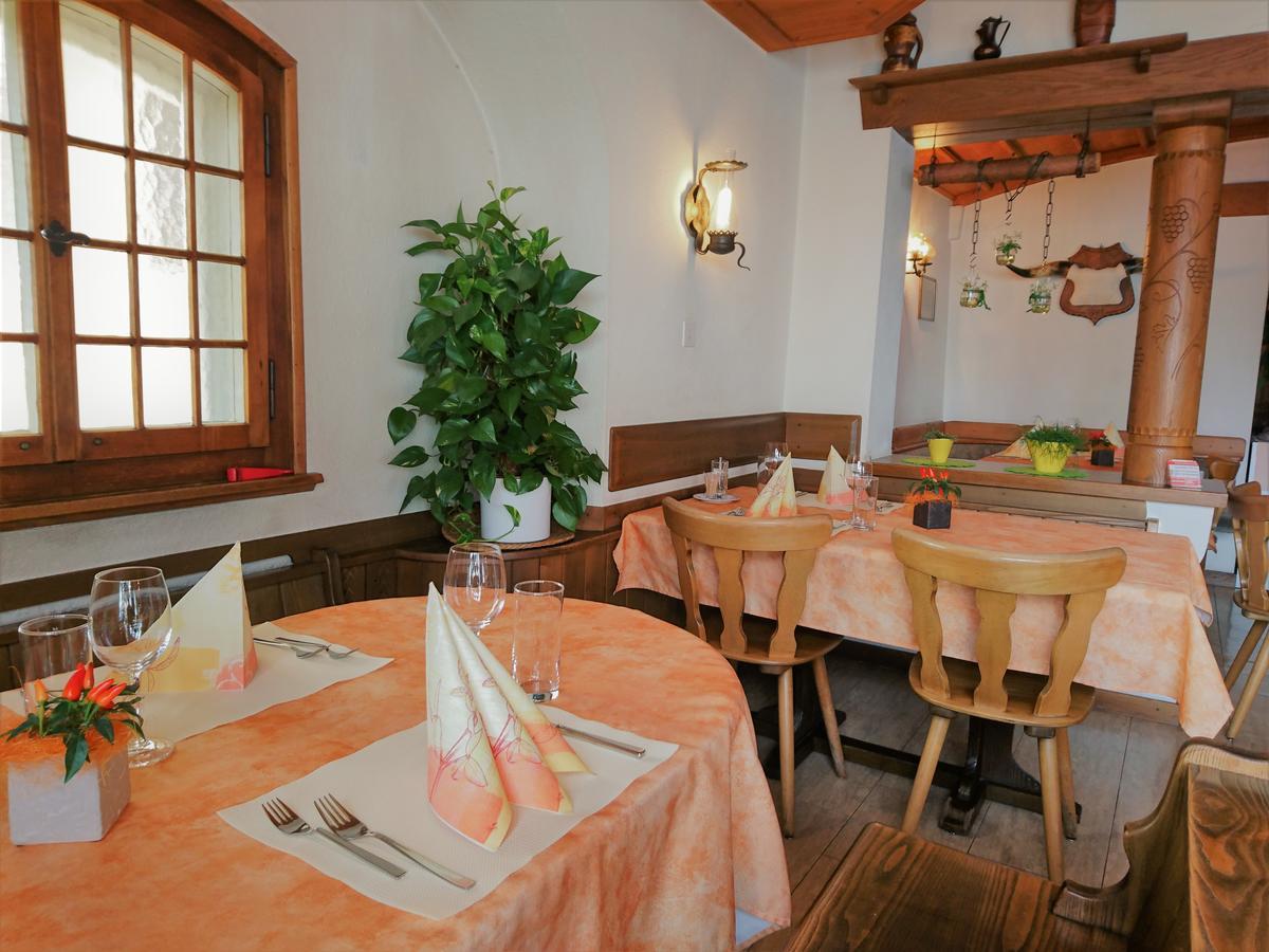 Gasthaus Zum Ochsen Neuhaus エクステリア 写真