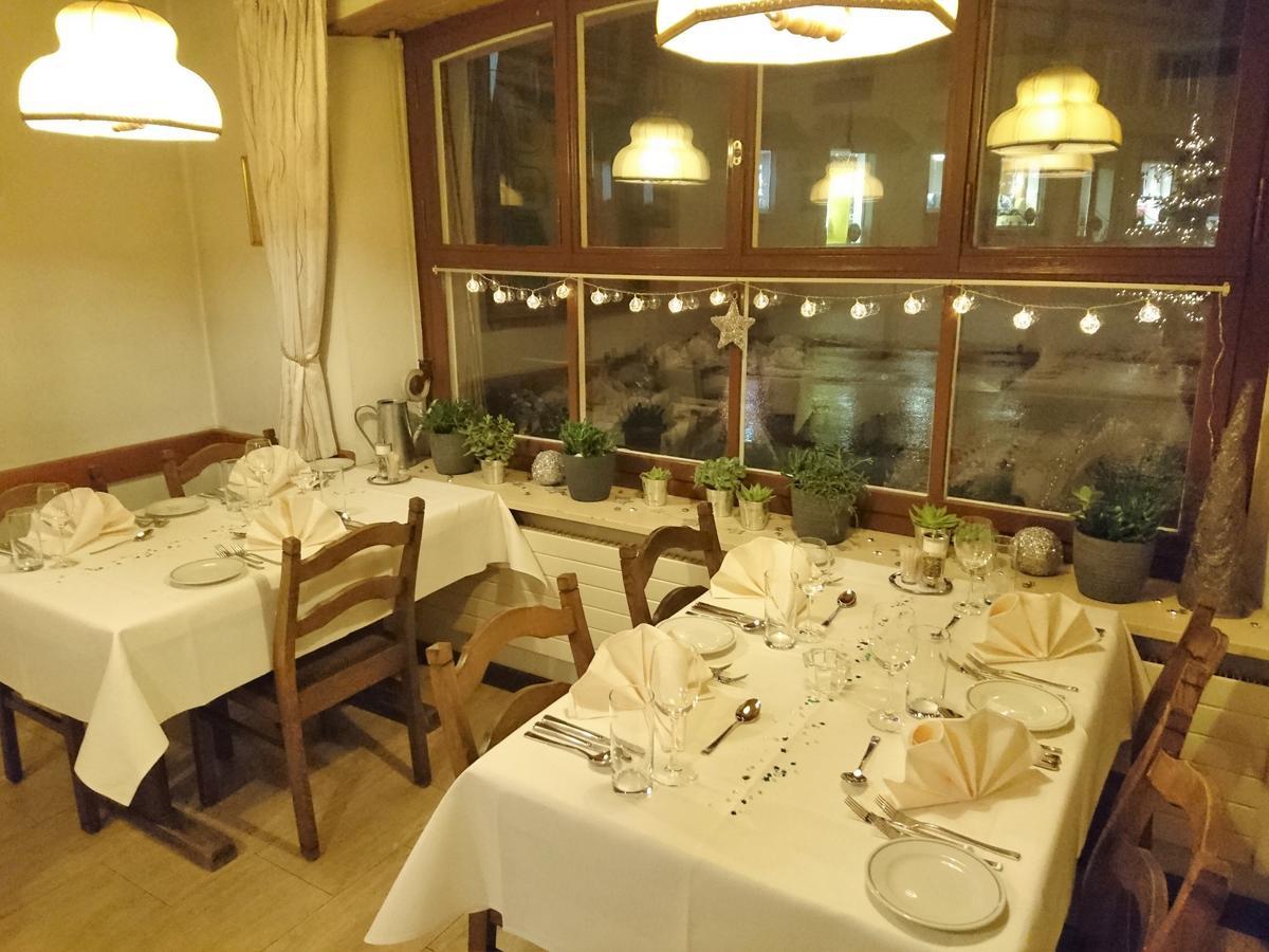 Gasthaus Zum Ochsen Neuhaus エクステリア 写真