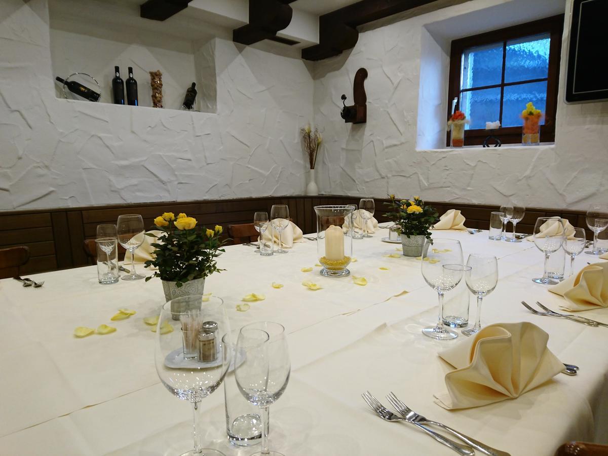 Gasthaus Zum Ochsen Neuhaus エクステリア 写真